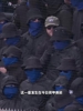 神秘组织？大量球迷蒙面入场，主裁见状暂停开赛！